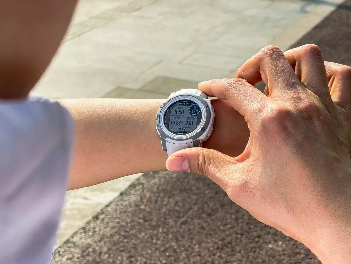 Garmin Instinct 2S Smartwatch: Extralange Akkulaufzeit & Robuste Gesundheits- und Sportüberwachung